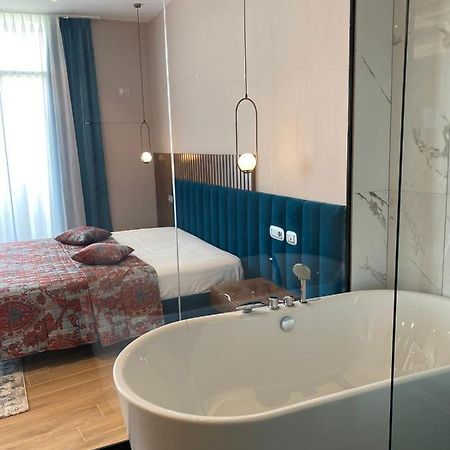 Coco Hotel Tiranë Ngoại thất bức ảnh