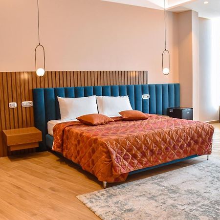 Coco Hotel Tiranë Ngoại thất bức ảnh