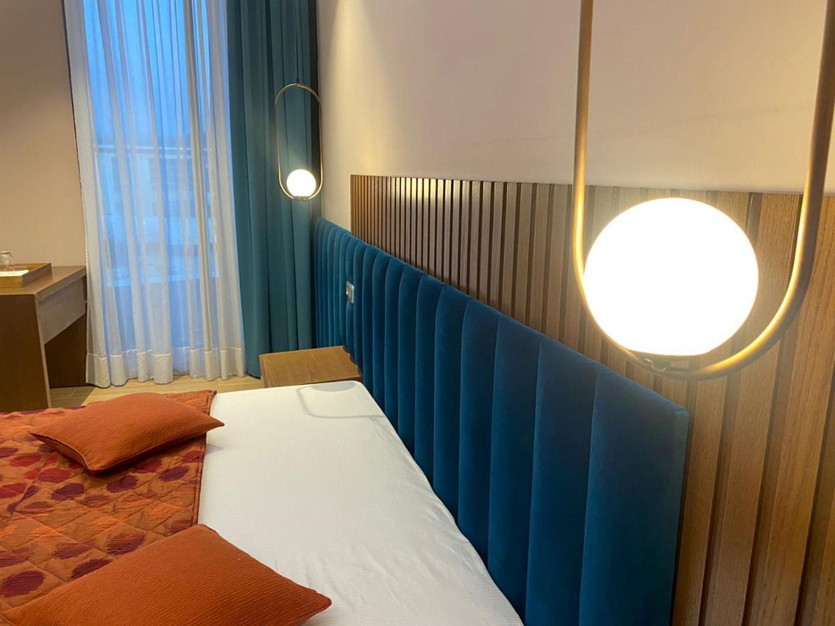 Coco Hotel Tiranë Ngoại thất bức ảnh