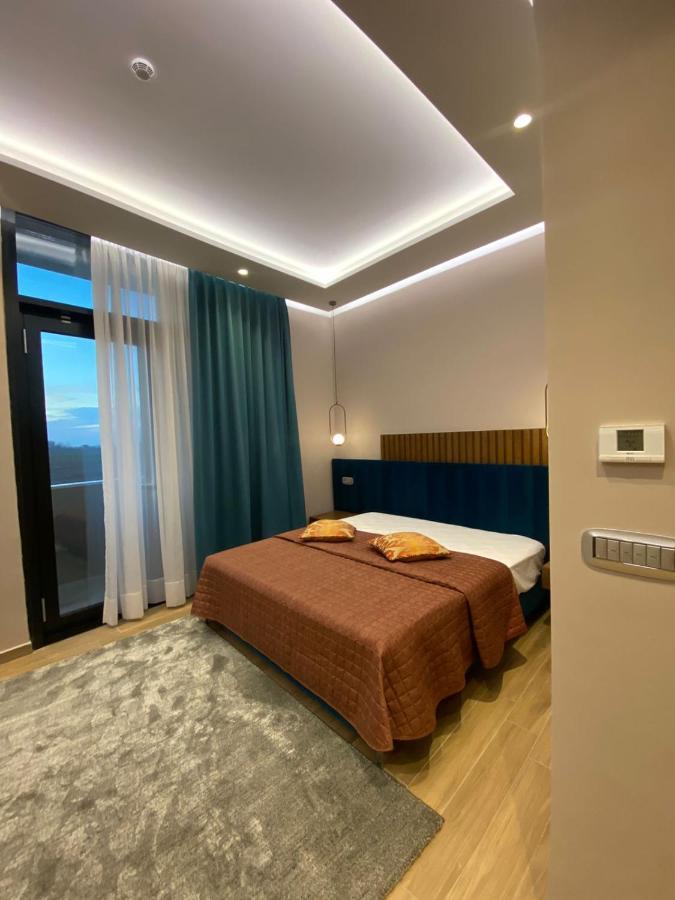 Coco Hotel Tiranë Ngoại thất bức ảnh