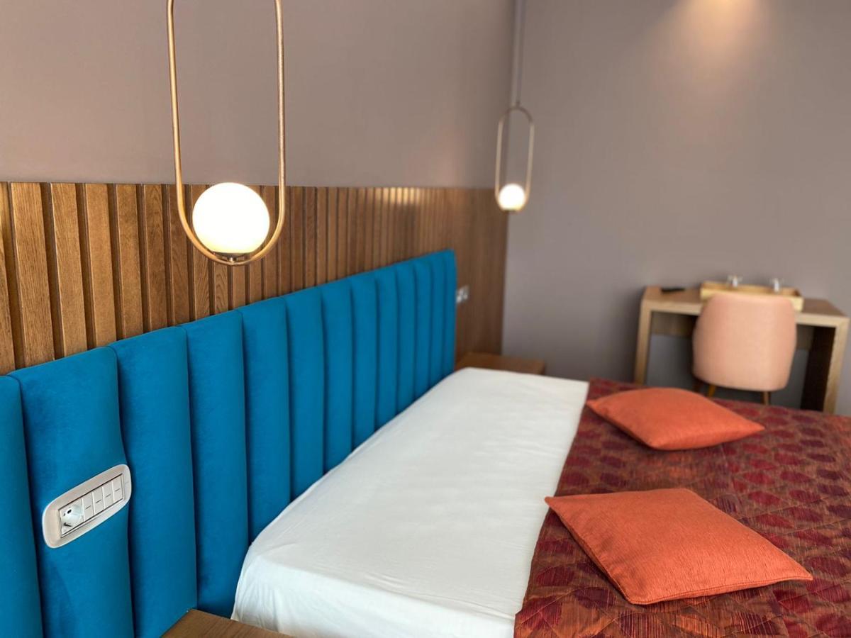 Coco Hotel Tiranë Ngoại thất bức ảnh