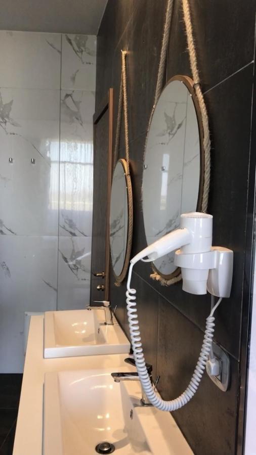 Coco Hotel Tiranë Ngoại thất bức ảnh