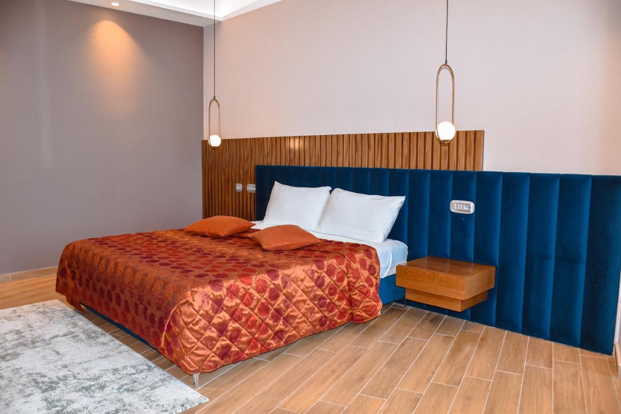 Coco Hotel Tiranë Ngoại thất bức ảnh