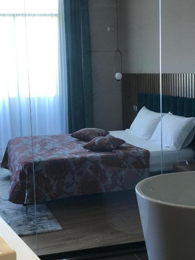 Coco Hotel Tiranë Ngoại thất bức ảnh