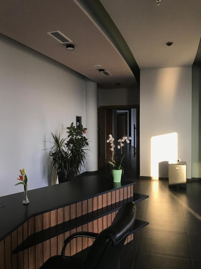 Coco Hotel Tiranë Ngoại thất bức ảnh